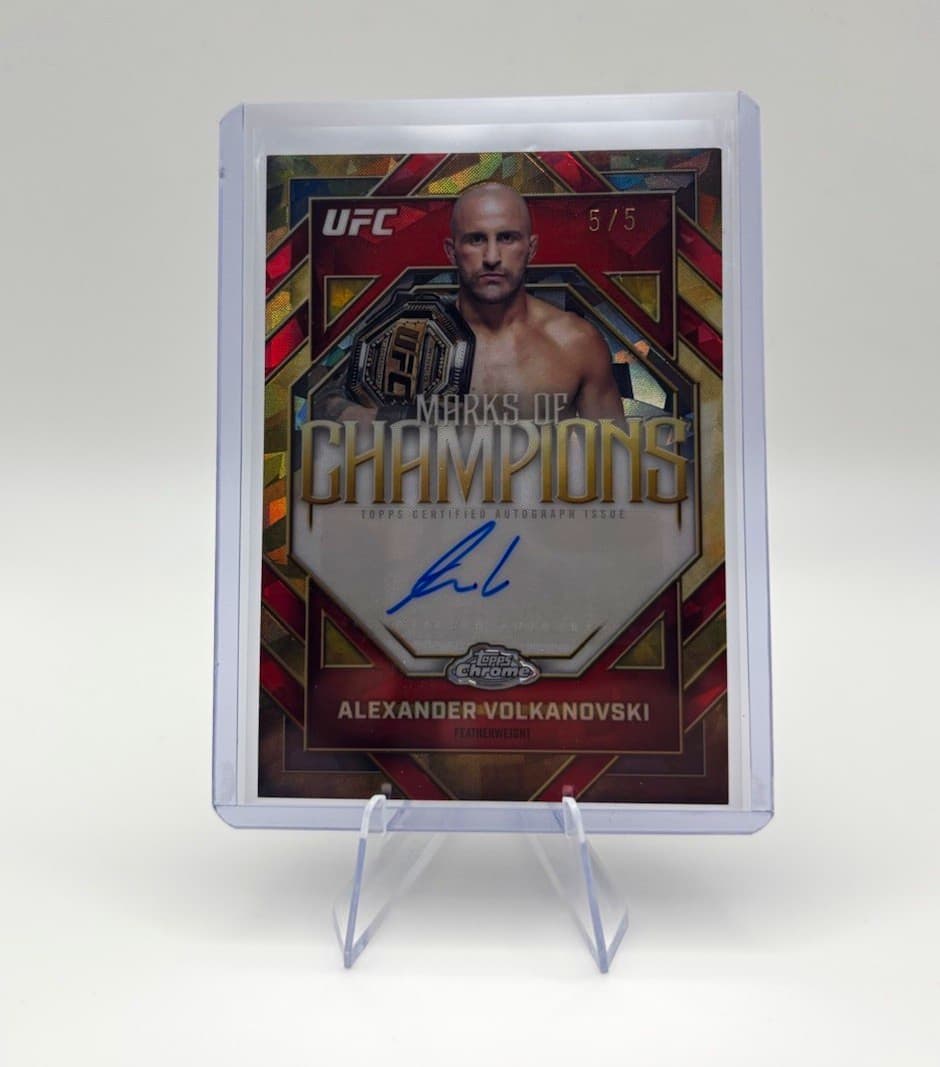 2026 Topps Chrome Sapphire, UFC Marks of Champions Volkanovski Auto #MOC-AV 5/5
