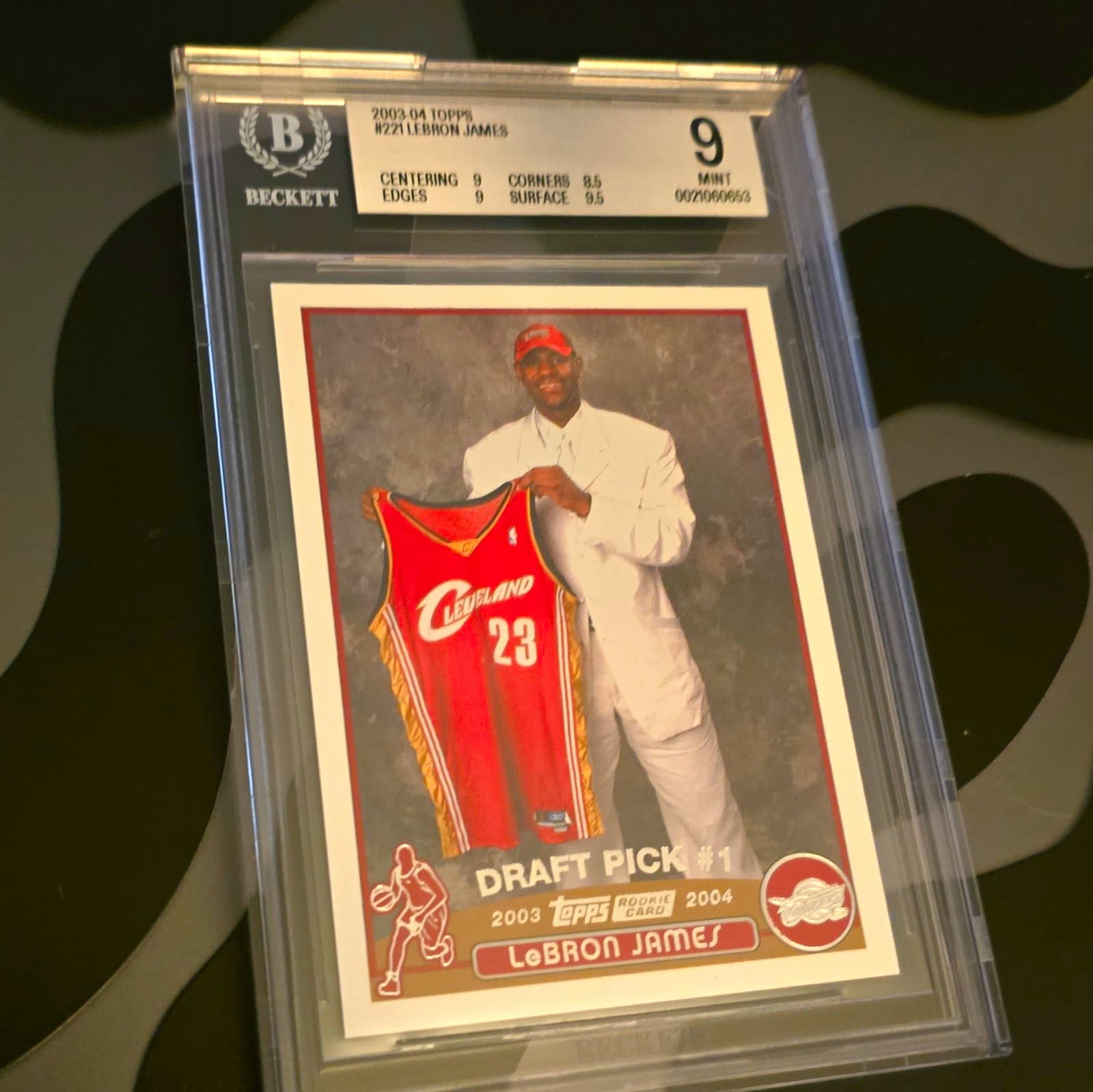Topps 2003-04 Draft Pick Base Rookie LeBron James Cavaliers #221