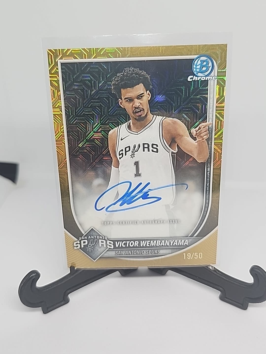 Victor Wembanyama 2025-26 Bowman Chrome Gold Mojo Auto #BCA-VW Spurs SP # 19/50