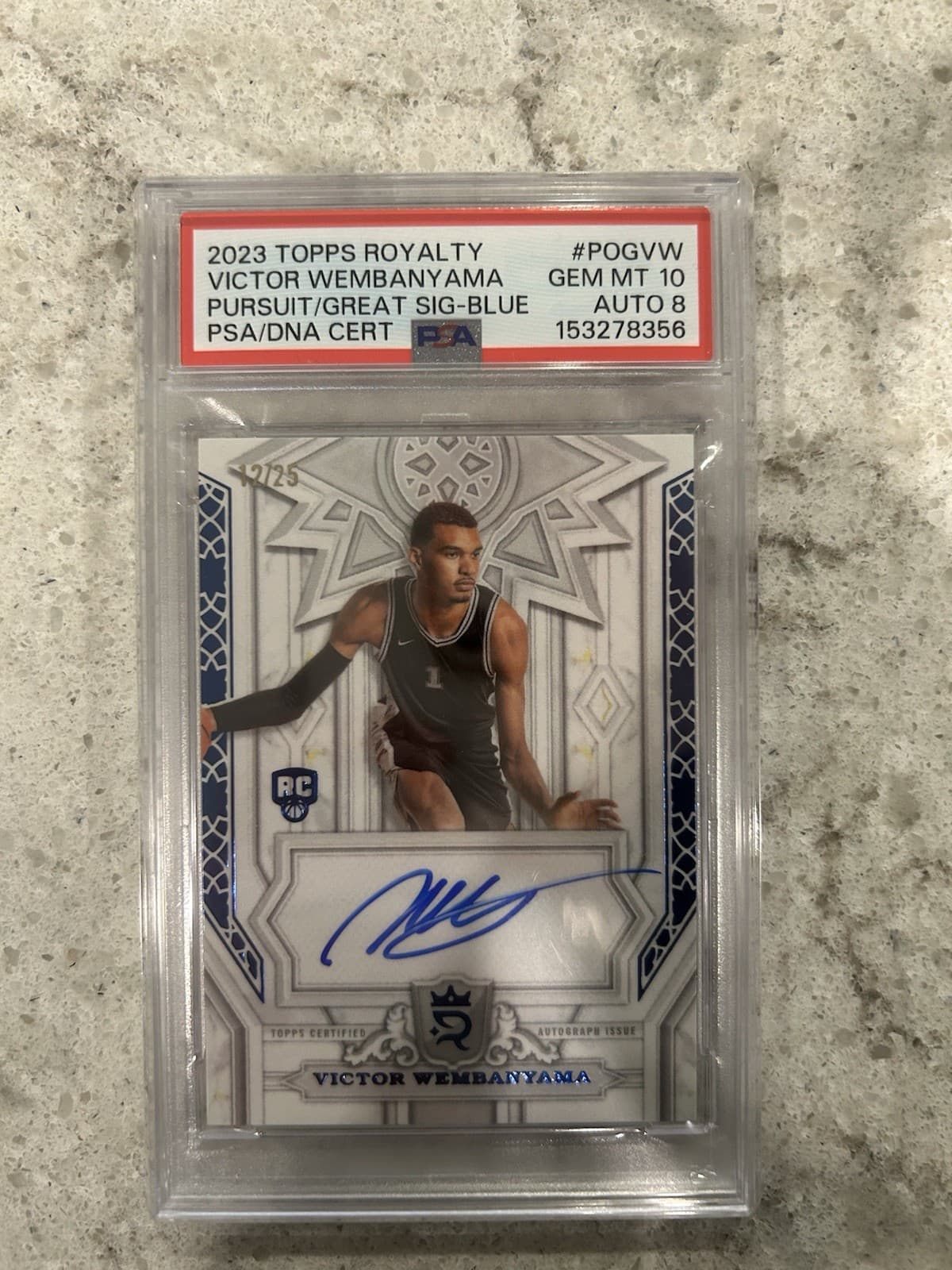 2023 TOPPS ROYALTY PURSUIT OF GREATNESS VICTOR WEMBANYAMA BLUE /25 PSA 10 AUTO 8