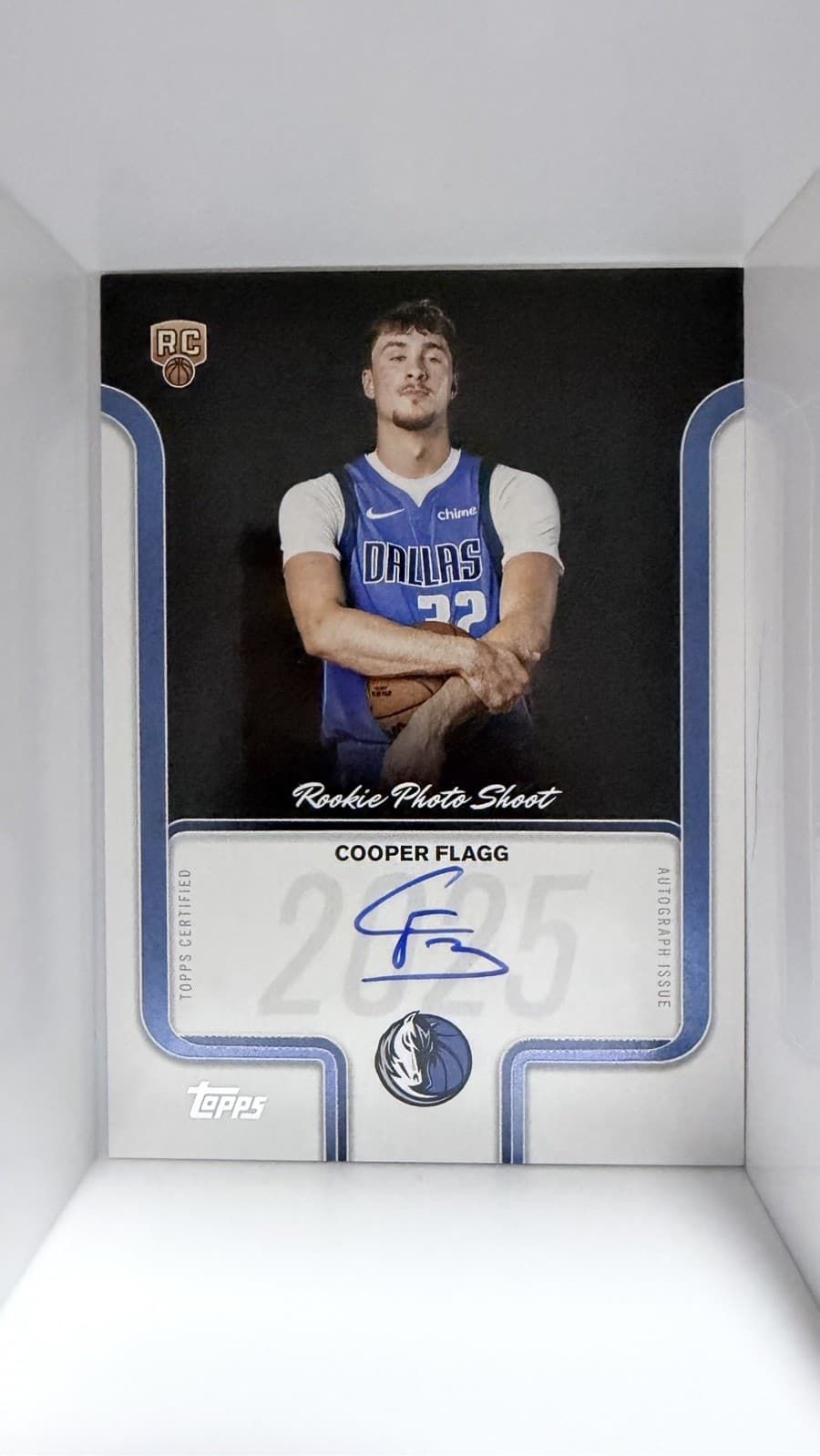 2025-26 Topps Cooper Flagg Rookie Photo Shoot Auto RC #RP-CF Dallas Mavs SSP