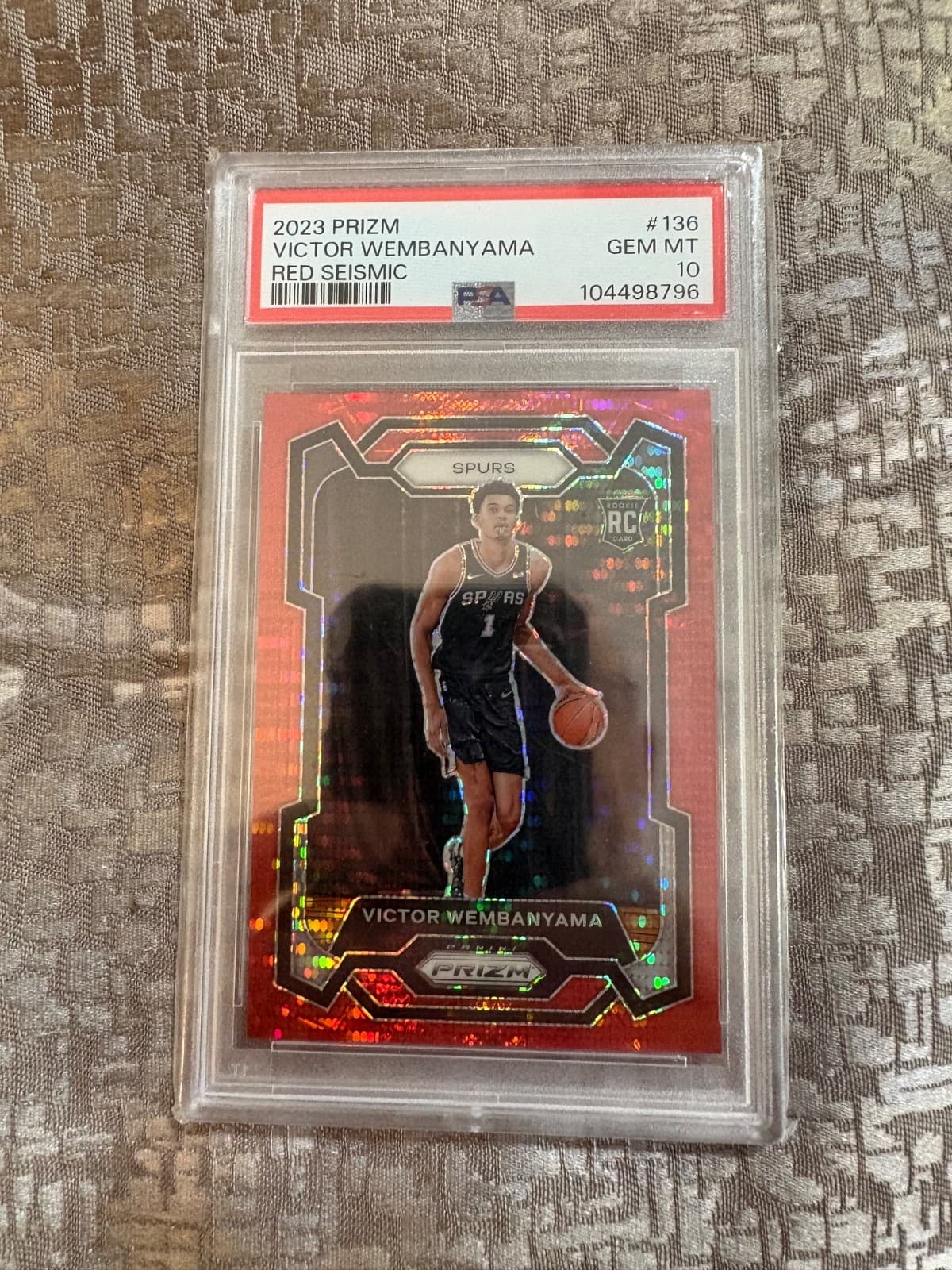 2023 Prizm Victor Wembanyama # 136 RED SEISMIC 177/299 PSA10