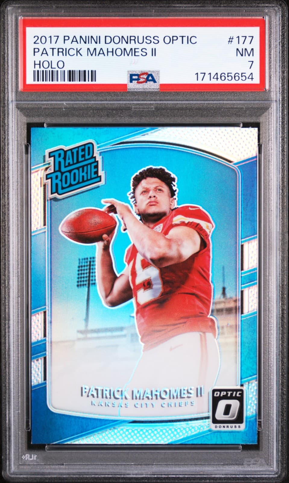 2017 PANINI DONRUSS OPTIC HOLO #177 PATRICK MAHOMES II ROOKIE RC PSA 7