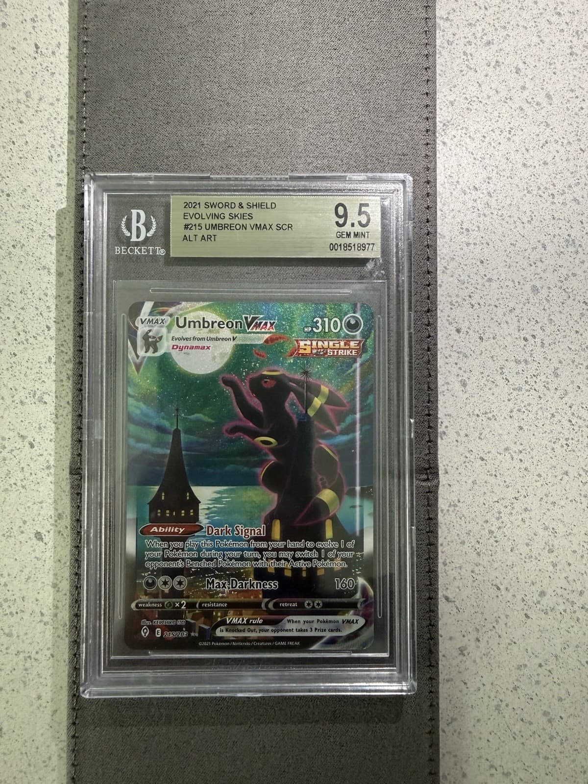 POKEMON BECKETT BGS 9.5 UMBREON VMAX Alternate ALT ART 215/203 EVOLVING SKIES