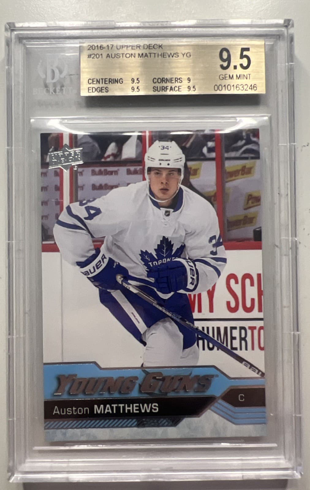 2016-17 Upper Deck - Young Guns Auston Matthews #201 (RC) BGS 9.5