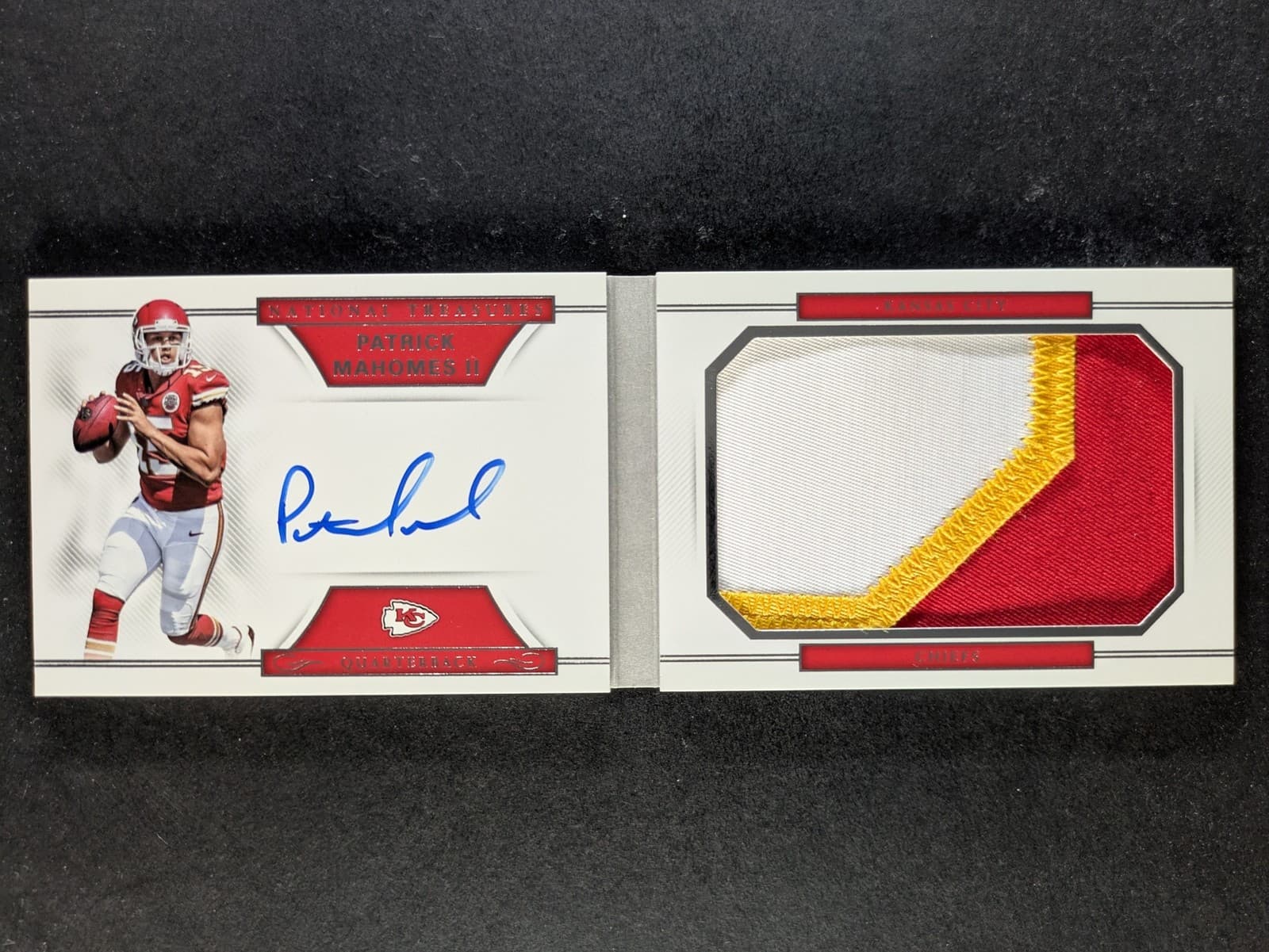 2017 National Treasures PATRICK MAHOMES II 50/99 RC Patch Auto Booklet #RJB-PM