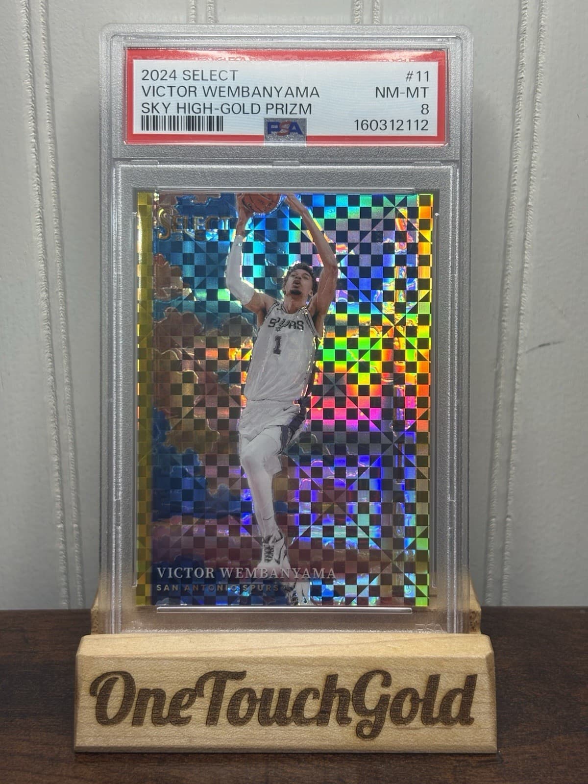 VICTOR WEMBANYAMA GOLD PRIZM /10 SKY HIGH 2024 Panini Select 2nd Year PSA NM 8