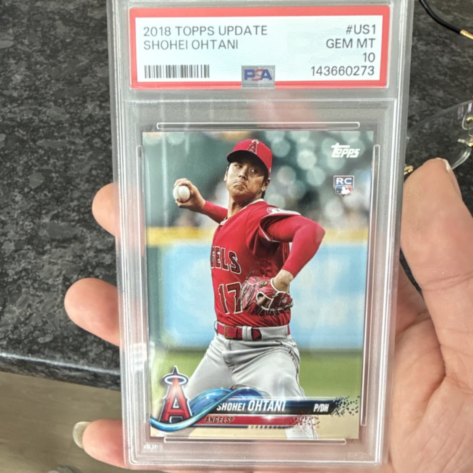 Topps 2018 Update Series Shohei Ohtani US1 Rookie PSA 10 Pitching Red Jersey