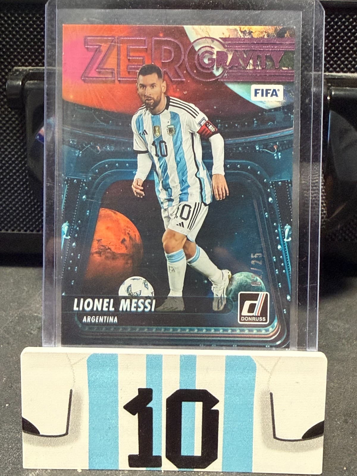 2023-24 Panini Donruss FIFA Zero Gravity Lionel Messi #5 Pink # /25 Argentina