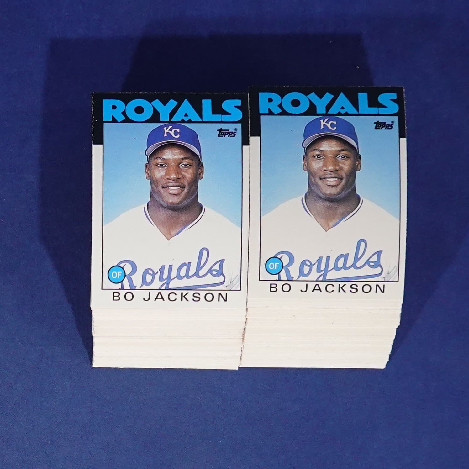 1986 TOPPS TRADED #50T BO JACKSON RC LOT OF 135 MINT B373072