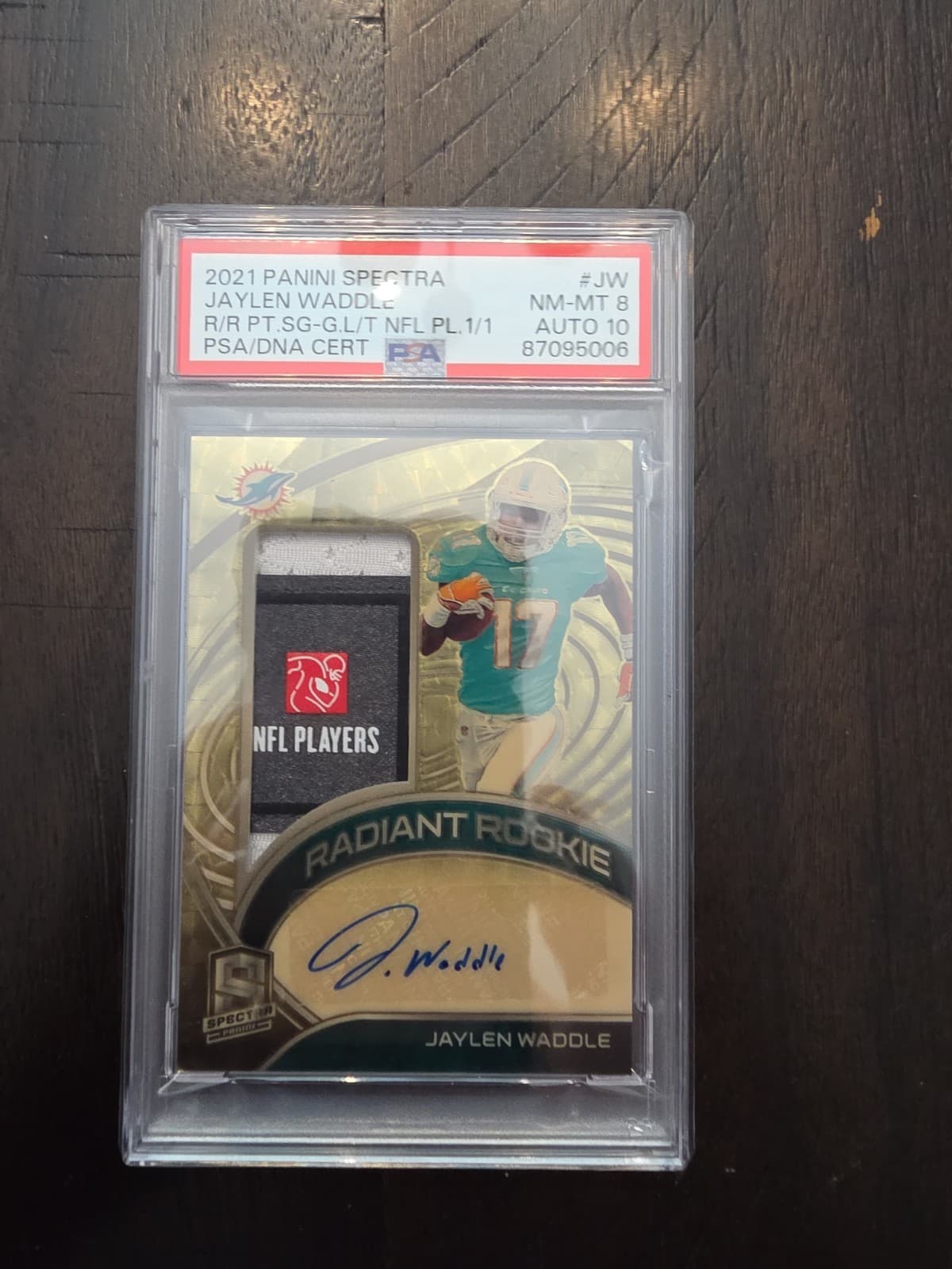 2021 Panini Spectra - Radiant Rookie Patch Signatures Jaylen Waddle gold 1/1